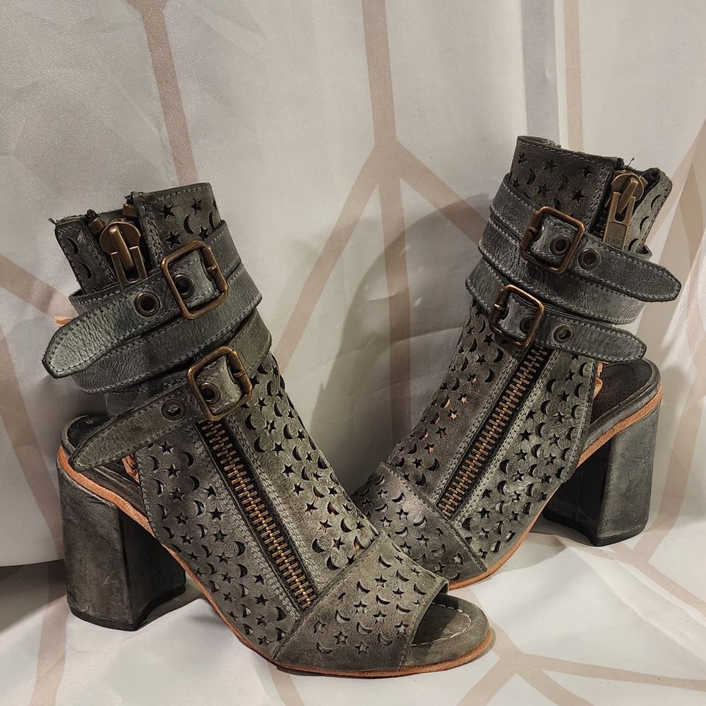 Free Bird by Steven Theresa Moon and Star